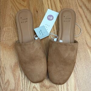 NWT A NEW DAY Women's Brown Suede Mules Size 6.5